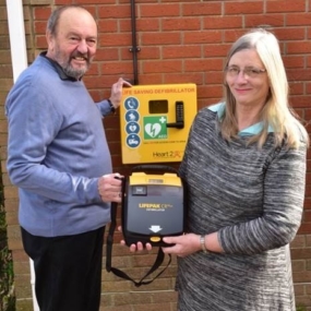 Uratowany przez AED ufundował defibrylator swojej miejscowości